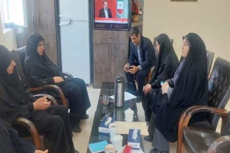 تکریم ویژه خانواده شهید «ضرغام پارسا» در کمیته امداد لرستان